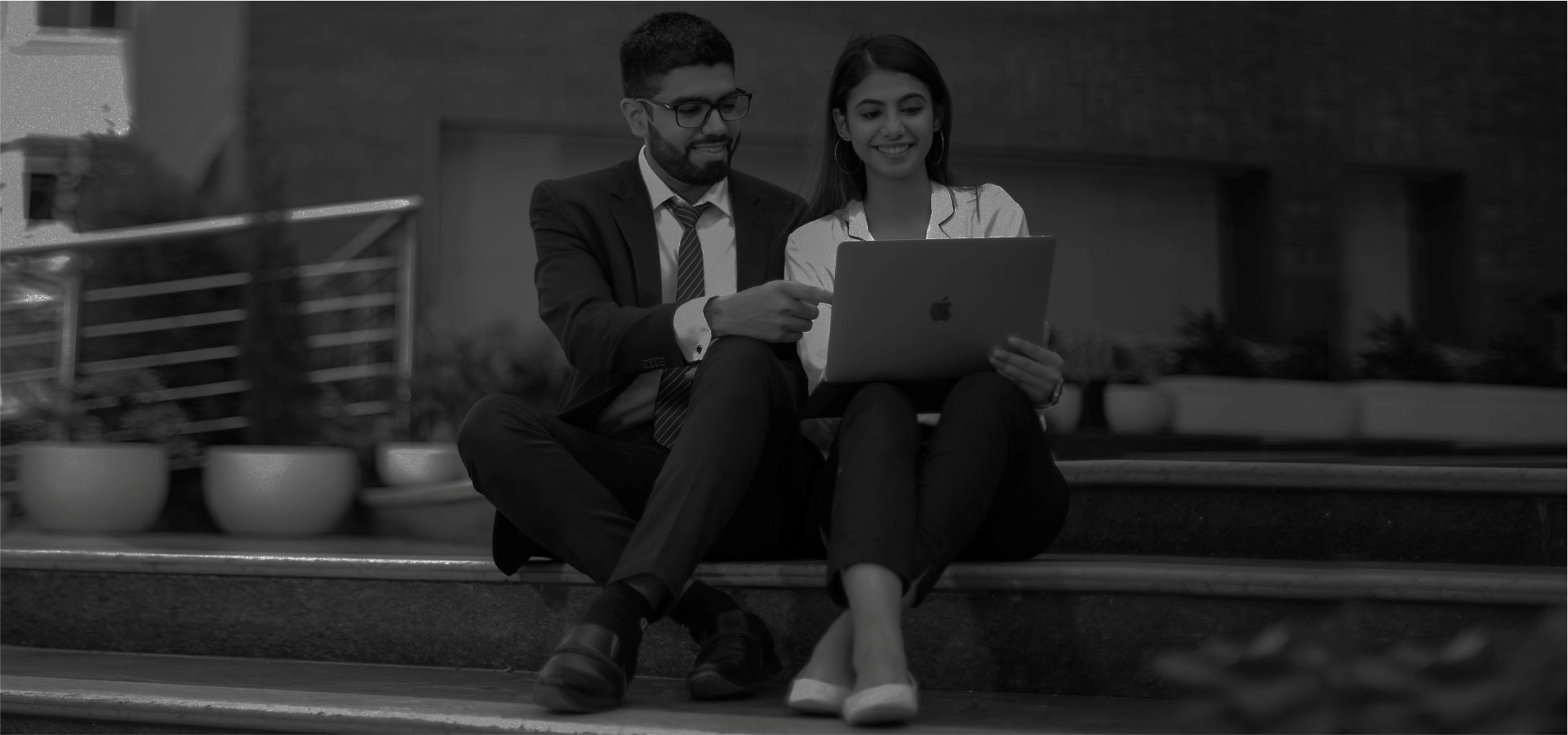 Gitarattan International Business School Campus Building | BCA Students in GIBS Delhi Classroom | GIBS Management Students Group Discussion | Gitarattan Institute Library for BCA Research | GIBS Placement Cell and Industry Interactions