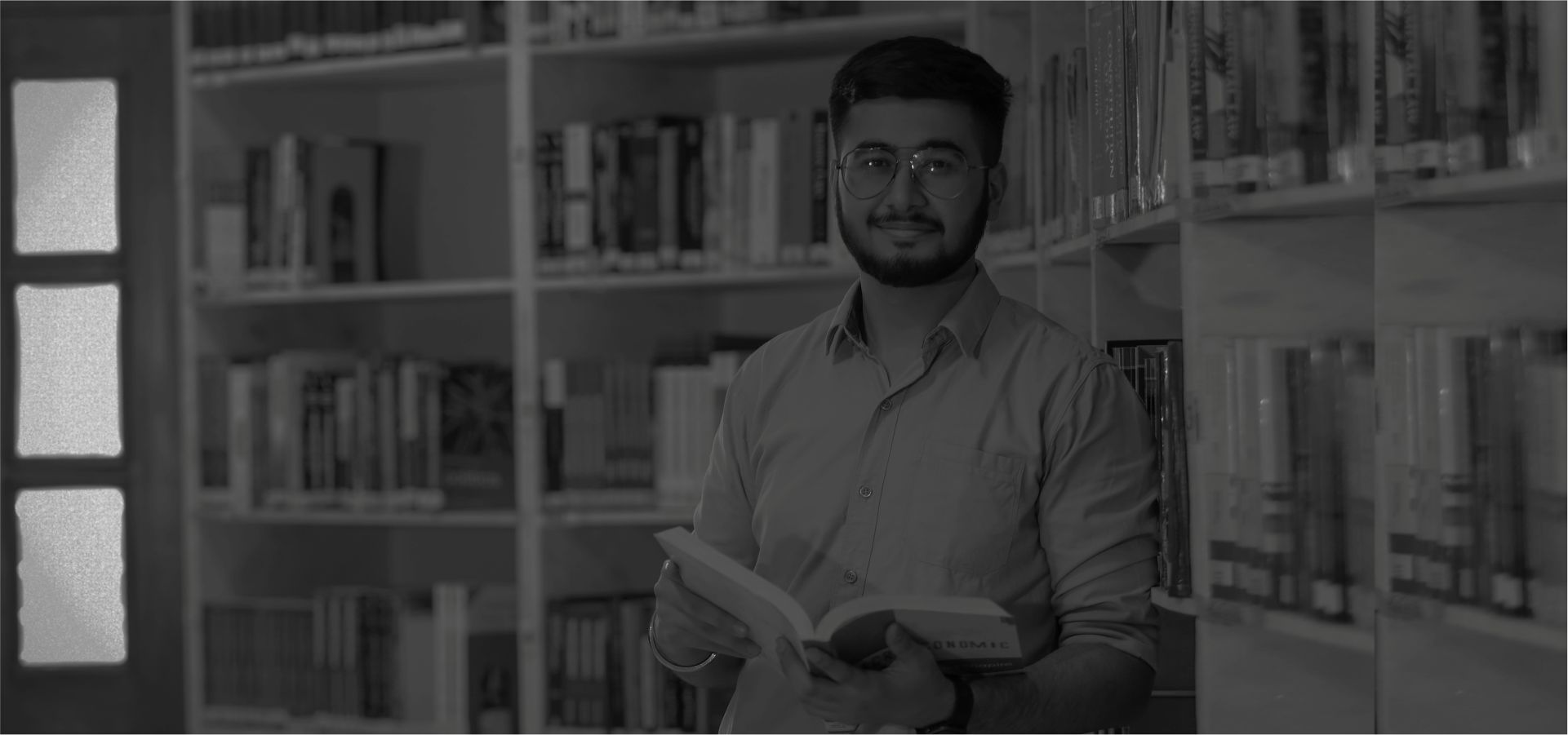 Gitarattan International Business School Campus Building | LLB Students in GIBS Delhi Classroom | GIBS Management Students Group Discussion | Gitarattan Institute Library for LLB Research | GIBS Placement Cell and Industry Interactions